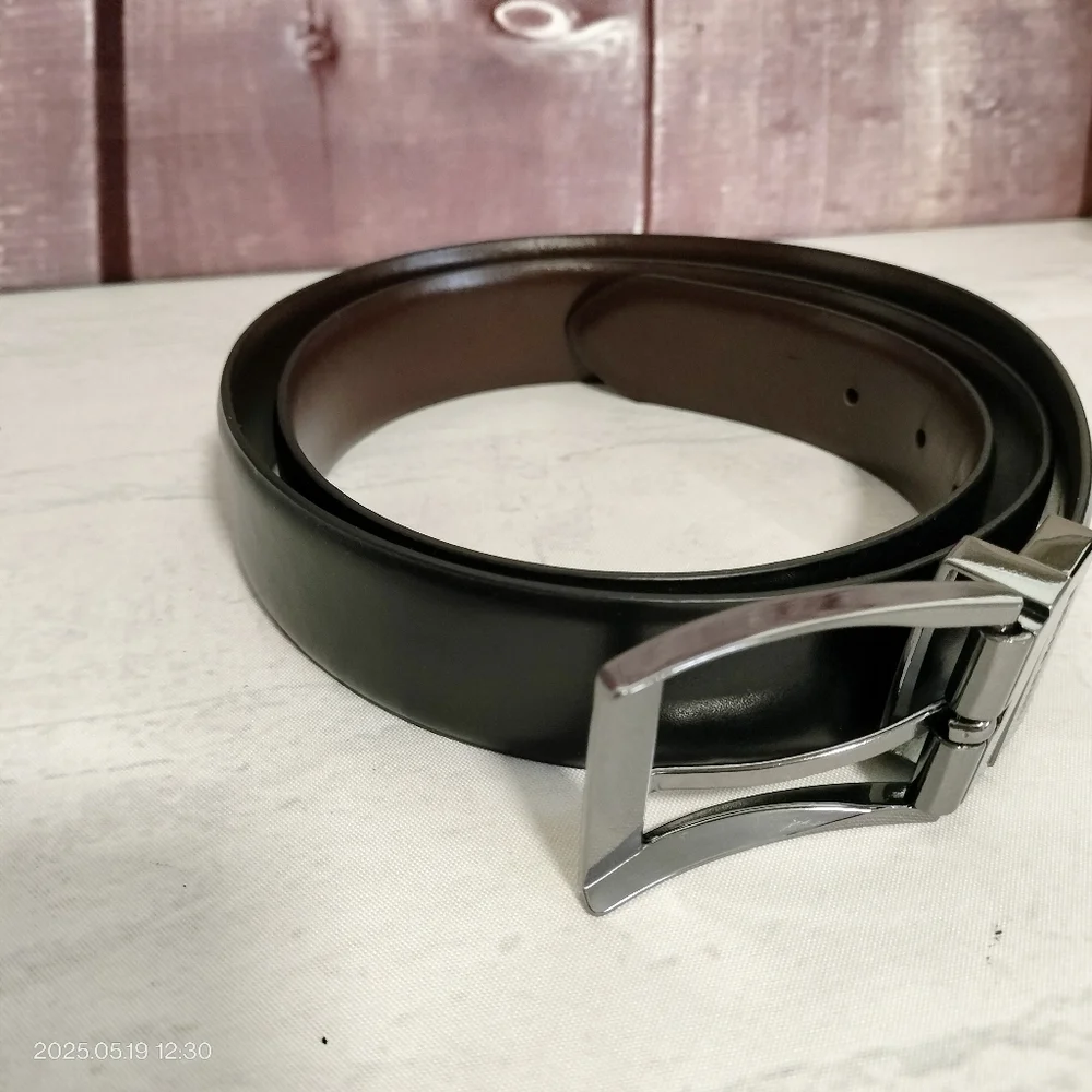 Steve Madden Black/Brown Reversible Sz 38 Belt Silver Buckle Classic Business